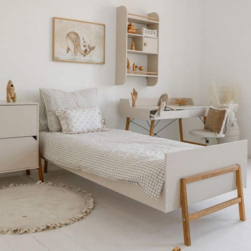 beżowe lózko młodzieżowe