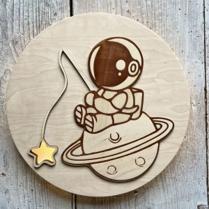 DREWNIAKOWA - LAMPKA DREWNIANA DLA DZIECI ASTRONAUTA Z GWIAZDKĄ