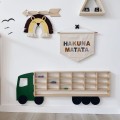 drewniakowa półka do pokoju chłopca na autka