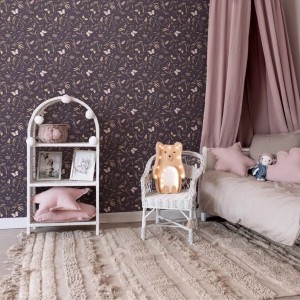 MALUMI - TAPETA DLA DZIEWCZYNKI ŁĄKA MOTYLI DEEP PURPLE