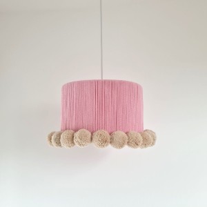 MARMYS FELT STUDIO - RÓŻOWA LAMPA SUFITOWA Z BEŻOWYMI POMPONAMI