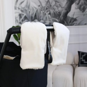 BABYLY - WEŁNIANE WODOODPORNE RĘKAWICE DO WÓZKA ŚMIETANKOWE