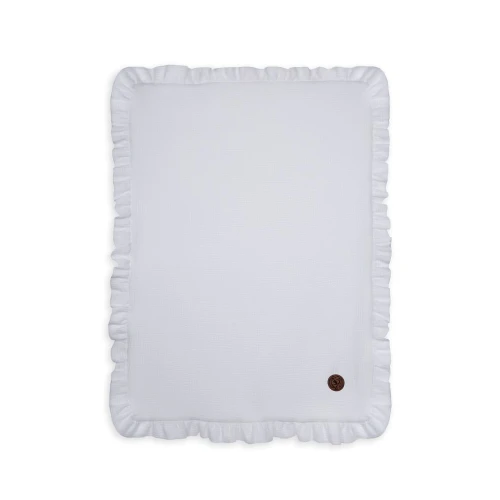 biały kocyk dla niemowlaka