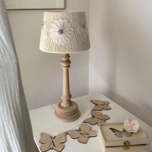 MARMYS FELT STUDIO - LAMPKA NOCNA STOKROTKI I MOTYLE