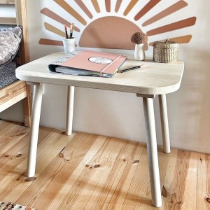 DREWNIANY STOLIK DZIECIĘCY 70x50 CM