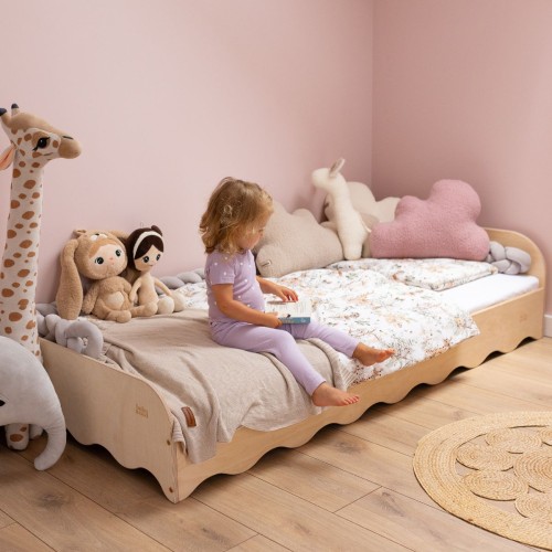 łóżko z falbanką ze skejki do pokoju dziecka(5).jpg