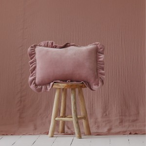 MOI MILI - PODUSZKA SOFT VELVET Z FALBANKĄ JASNY RÓŻ