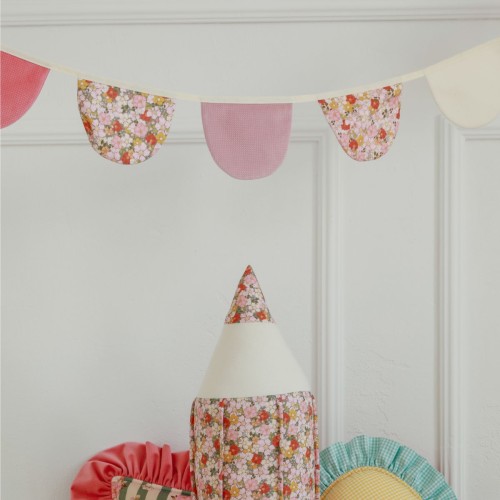 girlanda w kwiaty do pokoju dziecka(5).jpg