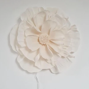 Lampa ścienna kremowy Kwiat Peonia – lampka nocna do pokoju dziecka 