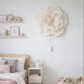 Lampa ścienna w kształcie kwiatu Peonia – kremowa