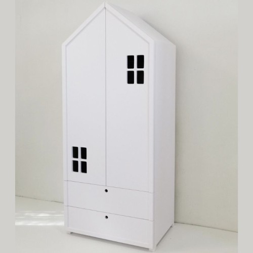 garderoba w kształcie domku dla dziecka.jpg