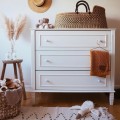 Biała komoda Bianka w stylu art deco