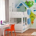łóżko piętrowe domek z daszkiem i płotkiem (4).jpg