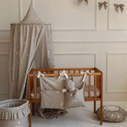 baldachim w kratkę do pokoju dziecka.jpg