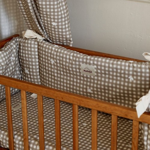 ochraniacz-do-lozeczka-w-kratke (3).jpg