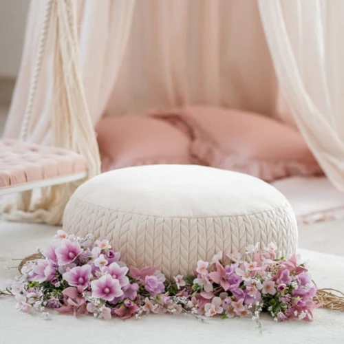 Dekoracyjna pufa do pokoju dziecka – stylowy i funkcjonalny element wnętrza