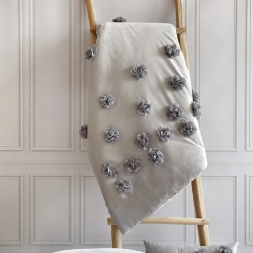 Narzuta dziecięca velvet dostępna w wielu kolorach