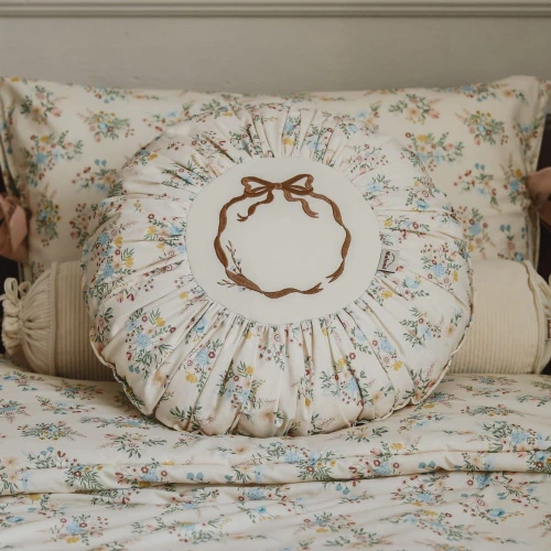 poduszka z ozdobnym haftem(34).jpg