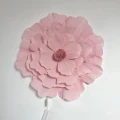 Lampka nocna Peonia w jasnym różu do pokoju dziecięcego