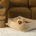 Designerskie legowisko dla psa Biscuit Pet Snuggle Bed M zapewnia komfortowy odpoczynek małym i średnim psom