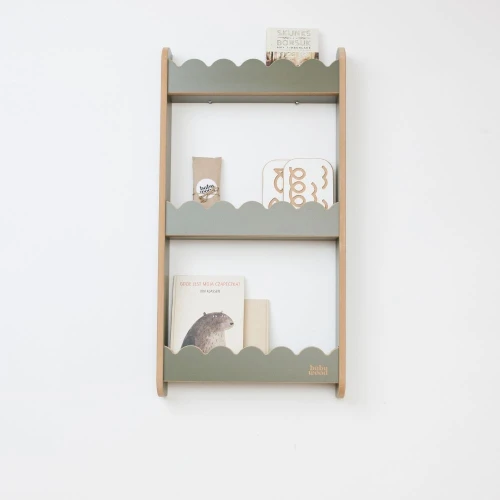 Oliwkowa biblioteczka ścienna Wave Babywood z falbanką