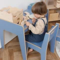 Błękitny stolik do zabawy i nauki – mebel dziecięcy Babywood do pokoju dziewczynki i chłopca