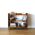 Drewniany regał Montessori na zabawki i książki Ciemny Dąb Boho