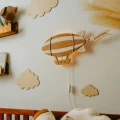 drewniana lampka do pokoju dziecka sterowiec zeppelin