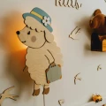 Drewniana lampka nocna na ścianę Babcia Owca