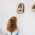 Drewniana półka w kształcie łuku BabyWood do pokoju dziecka