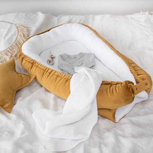 gniazdko-niemowlęce-babyly-musztarda.jpg