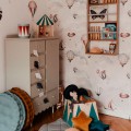 Komoda wysoka Babushka Oliwka z kolekcji mebli z falbanką marki Wood Luck Design