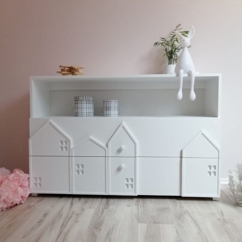 drewniana-komoda-do-pokoju-dziecka-miasto (1).jpg