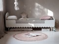 Łóżko dziecięce Babushka 90x200 cm białe – idealne do eleganckiego pokoju dziecka