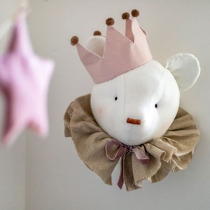 LOVE ME DECORATION - MIŚ ŚMIETANKOWY Z PUDROWĄ KORONĄ
