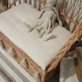 Boho ławka z wikliny z poduszką do pokoju dziecka