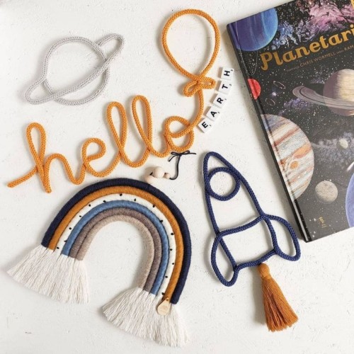 tęcza makrama do pokoju dziecka