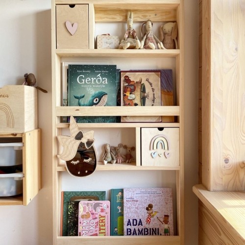 biblioteczka-drewniana-dla-dziewczynki-tecza (1).jpg