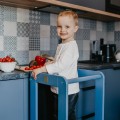 meow baby niebieski kitchen helper z tablicą