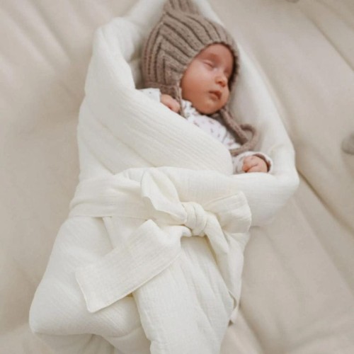 biały rożek niemowlęcy z muslinu