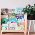 Stojąca biblioteczka dziecięca Montessori z naturalnej sklejki brzozowej