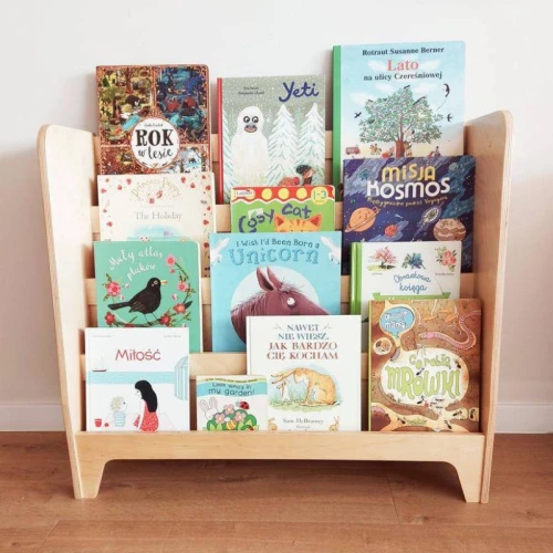 Drewniana biblioteczka frontowa Montessori w kolorze naturalnym do pokoju dziecka