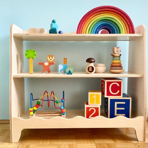 regał na zabawki falbanka