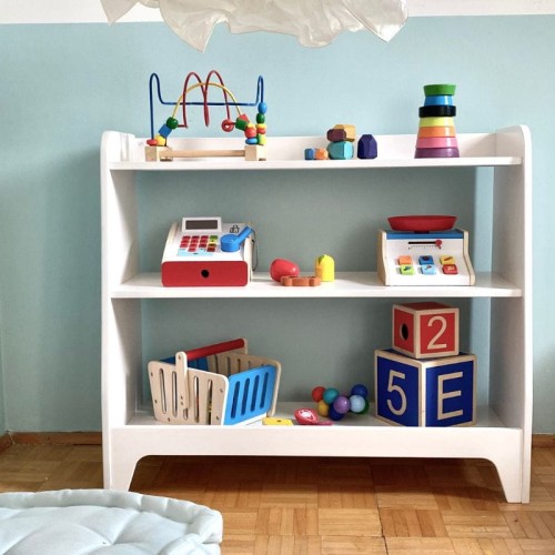 bialy regal na zabawki montessori