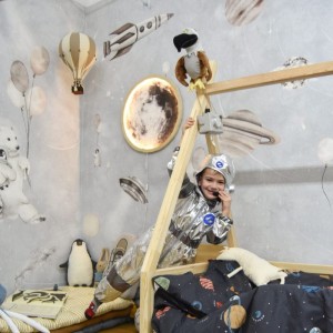 DEKORILLO - TAPETA DZIECIĘCA MURAL POLARNY KOSMOS BŁĘKIT