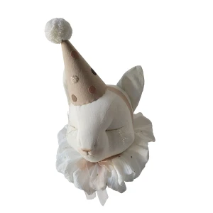 LOVE ME DECORATION - CAT CREAM WITH CAP DAISY