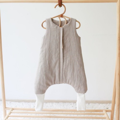 lniany beżowy śpiworek do spania z nóżkami