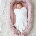 różowy kokon niemowlęcy