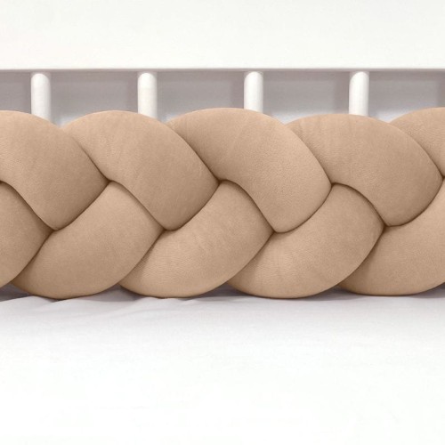 welurowy ochraniacz do łóżeczka karmel