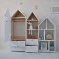 Zestaw mebli w ksztalcie domkow